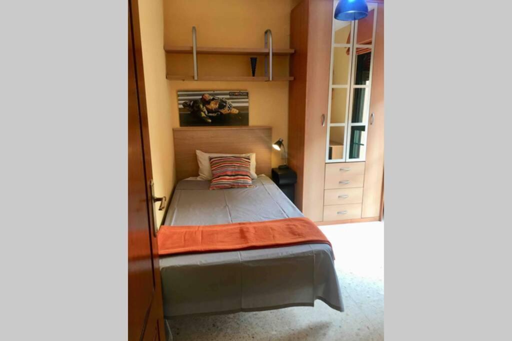 Confortable-Tranquilo Apartamento Junto Al Centro Málaga Buitenkant foto